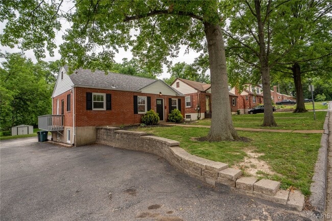 Building Photo - 312 Midway Ave