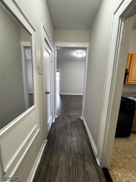 Building Photo - 671 Lincoln Ave