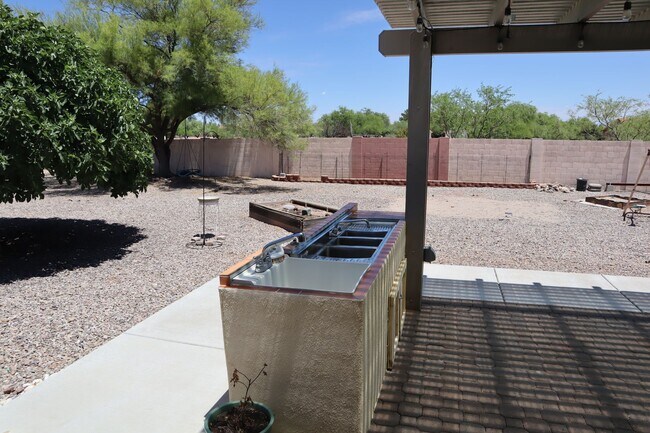 Building Photo - A Backyard Lover's Dream!!!