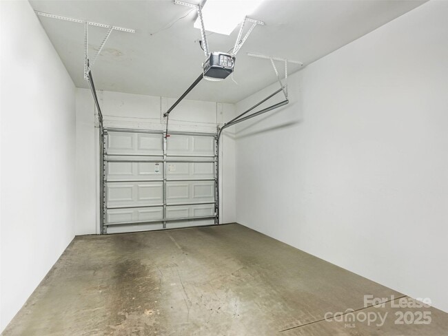 Building Photo - 1037 Davant Ln