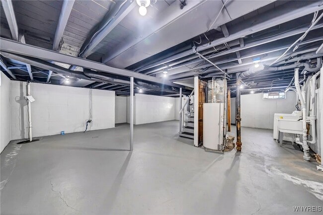 Building Photo - 206 Wrexham Ct N