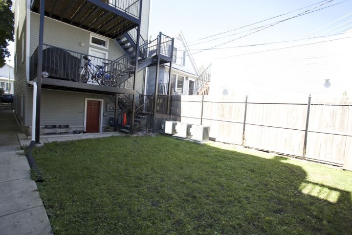 Building Photo - 3023 N Oakley Ave