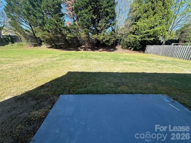 Building Photo - 6816 Southbrook Dr