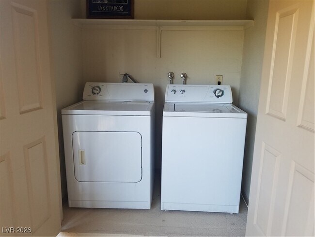 Building Photo - 5060 Indian River Dr