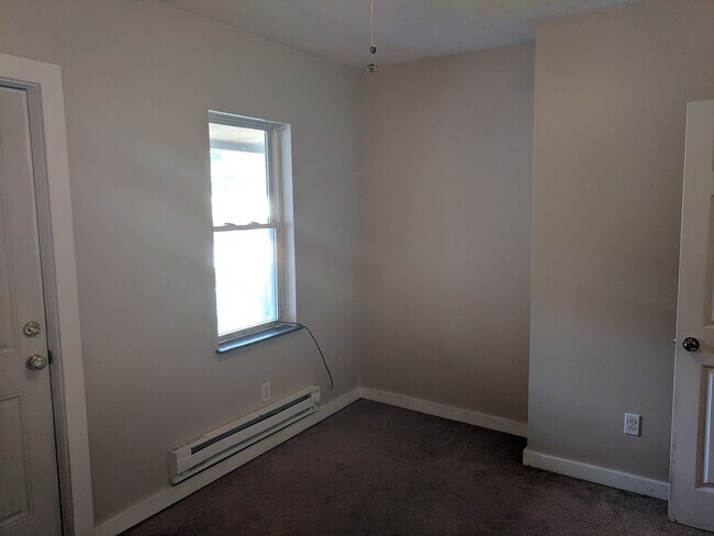 Building Photo - Cuddy