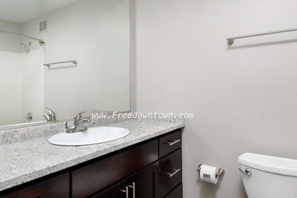 Building Photo - 326 E Ohio St