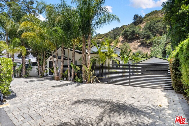 Building Photo - 1750 N Beverly Glen Blvd