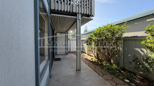 Building Photo - 2 Bedroom Condo In The Villas Of Capitola!