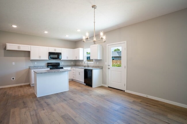 Building Photo - BRAND NEW 3 BEDROOM HOME WITH 3 CAR GARAGE