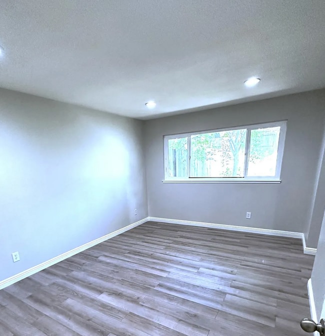 Building Photo - Beautiful 2/2 Duplex in Citrus Heights!