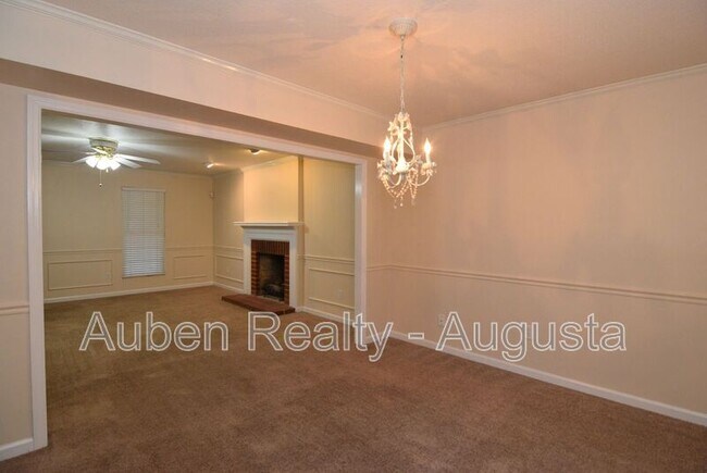 Building Photo - 490 Pheasant Run Dr