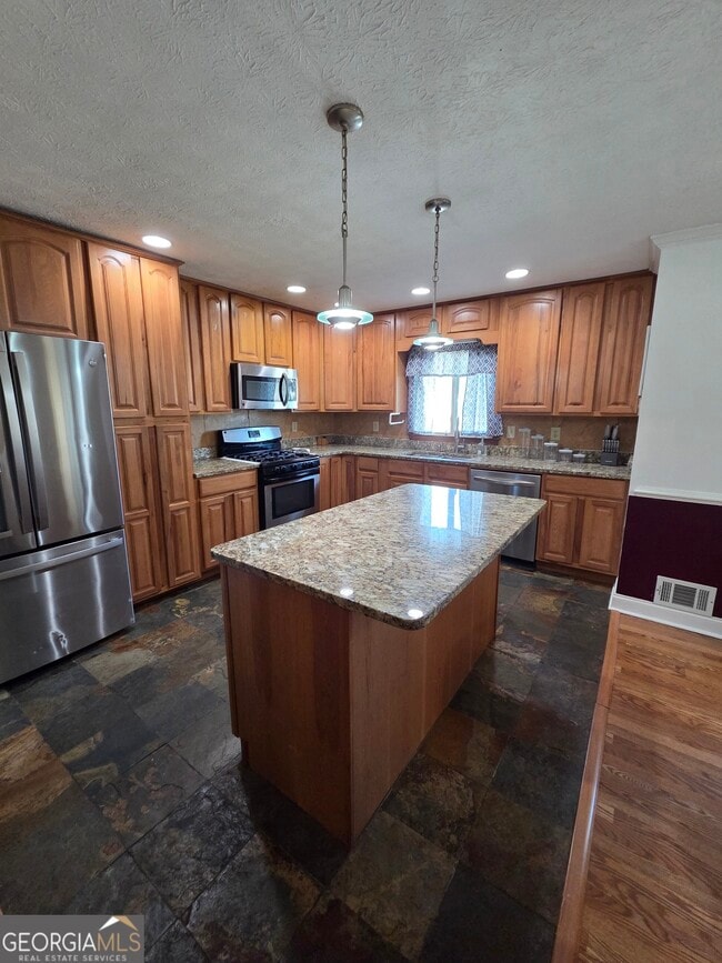 Building Photo - 160 Fox Meadow Dr