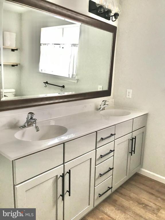 Building Photo - 3058 Goshen Dr