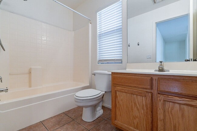 Building Photo - AVAILABLE JULY - Three Bedrooms + Loft!