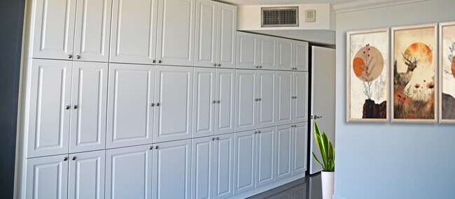 Building Photo - 531 N Ocean Blvd