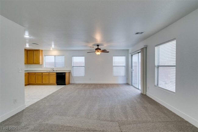 Building Photo - 11924 Lemon Balm St