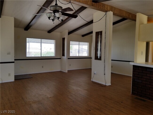 Building Photo - 252 Navajo Dr