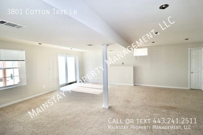 Building Photo - Beautiful 5 Bedroom SFH in Family Friendly...