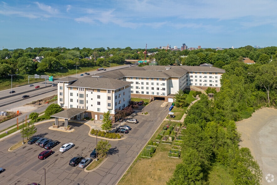 Aerial Photo - Parkway Gardens