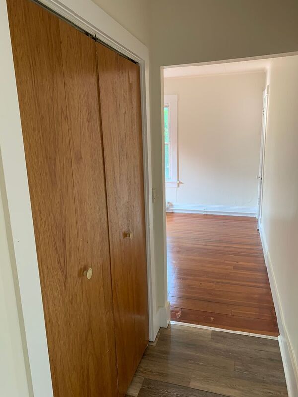 Building Photo - 70 Maple St