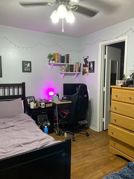 Building Photo - 4000 SW 23rd St