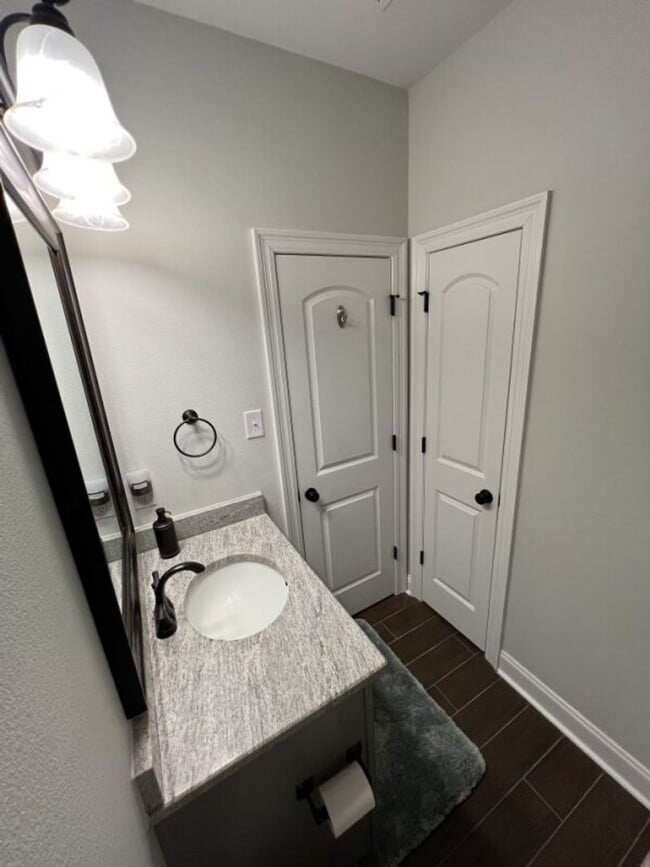 Building Photo - Partially Furnished Home on Sterling Oaks Dr. with Premium Features