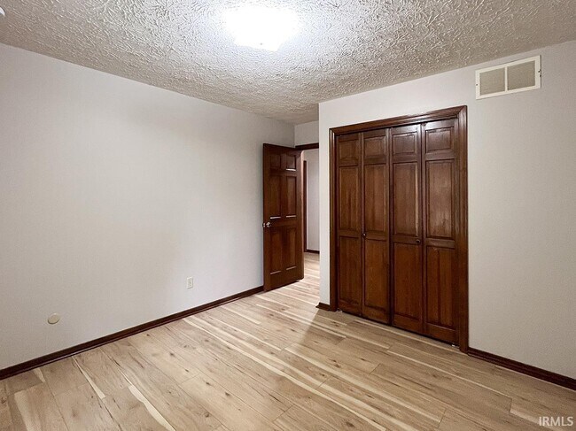 Building Photo - 1633 Greenfield Ct