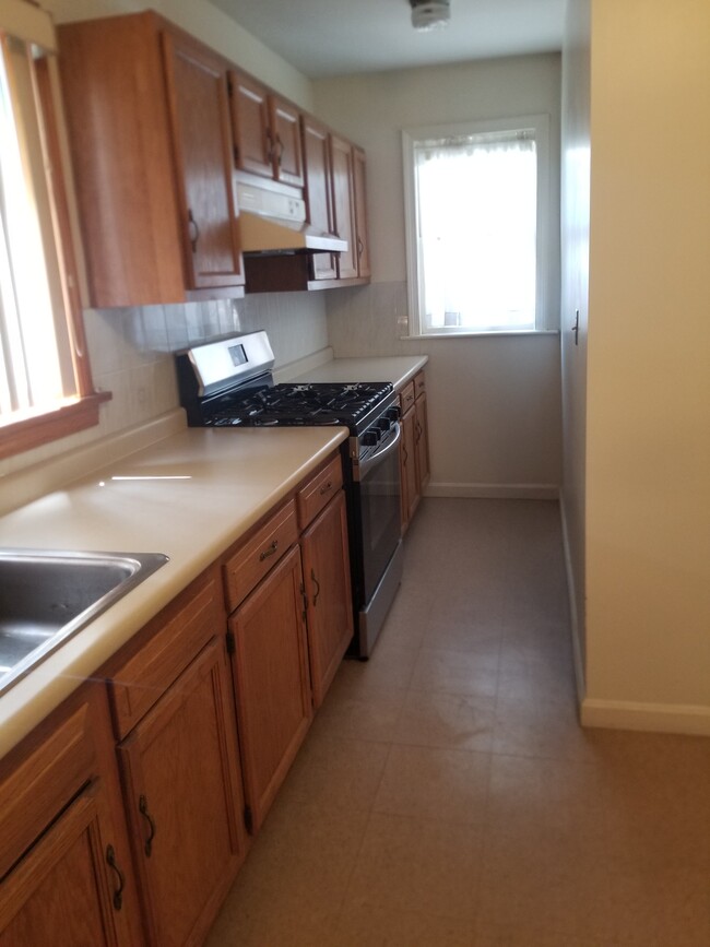 Building Photo - 53A Magnolia St