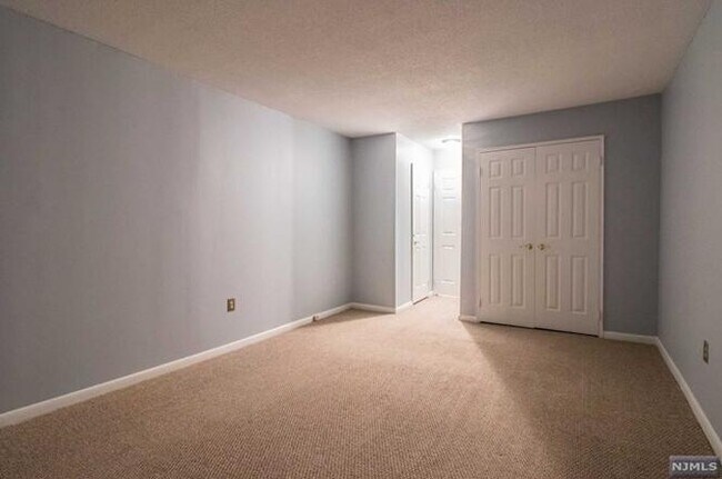 Building Photo - 307 Prospect Ave