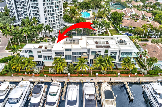 Building Photo - 3750 Yacht Club Dr