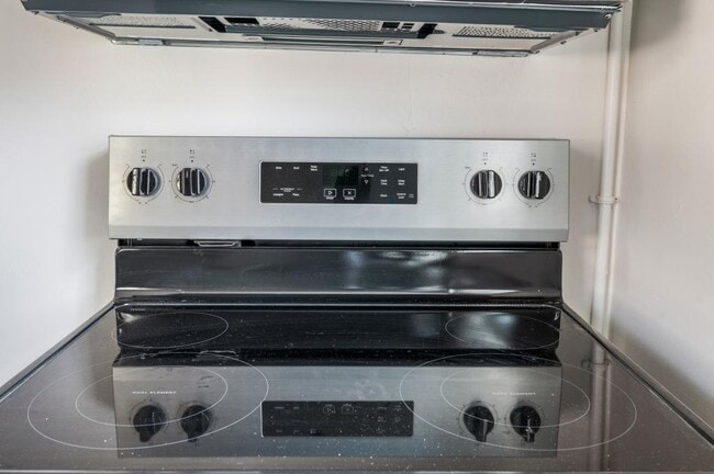 Building Photo - 228 Newcomb Dr