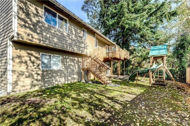 Building Photo - Edmonds Rental Home – Updated 3 Bedroom in...