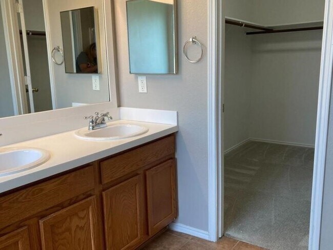 Building Photo - 14139 Concord Meadow Ln