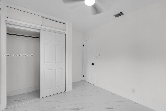 Building Photo - 6431 Roosevelt St