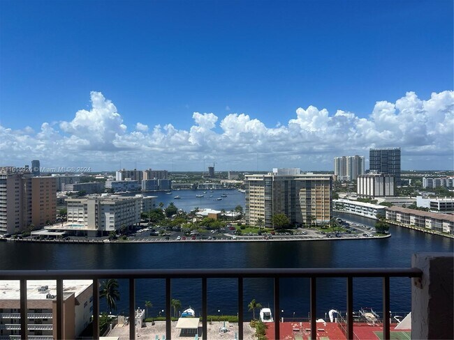 Building Photo - 1865 S Ocean Dr