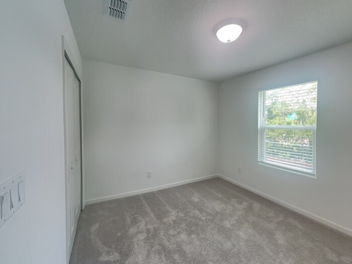 Building Photo - 622 Holly Lks Dr