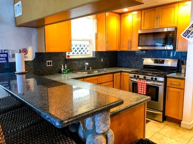 Building Photo - Amazing Townhouse in front of the beach and the ses. Gustavo Lopez AMSI