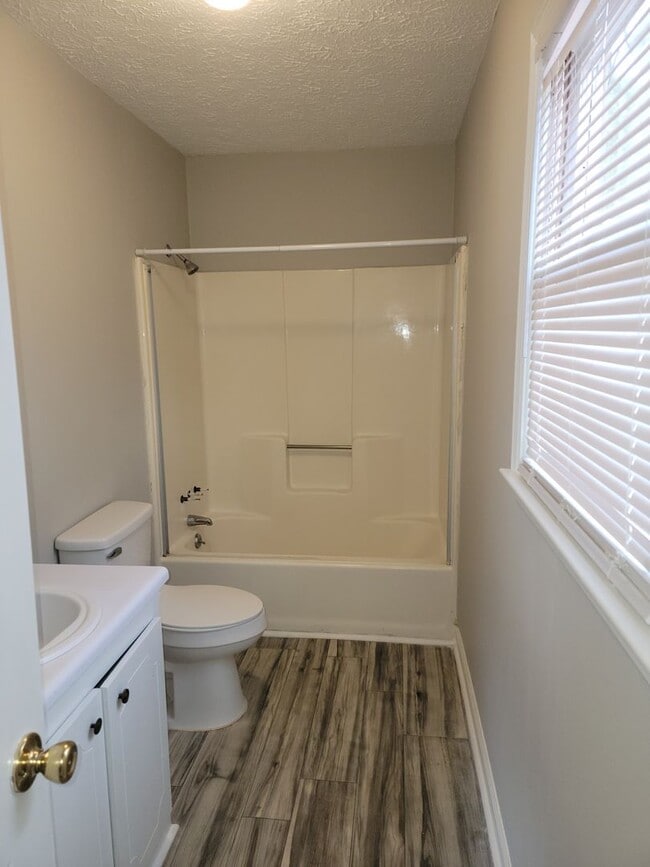 Building Photo - Henry County:  3 bedrooms, 1 Bonus, and 2 baths