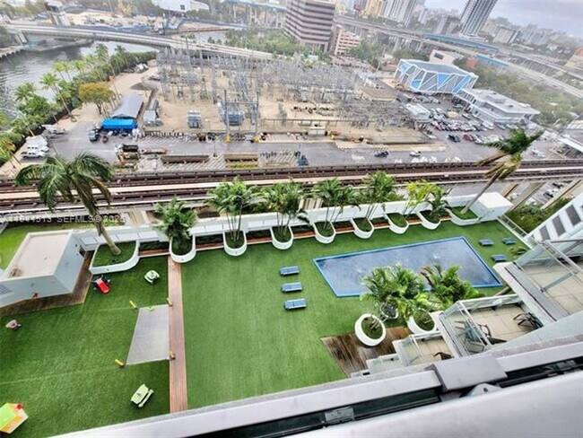 Building Photo - 92 SW 3rd St