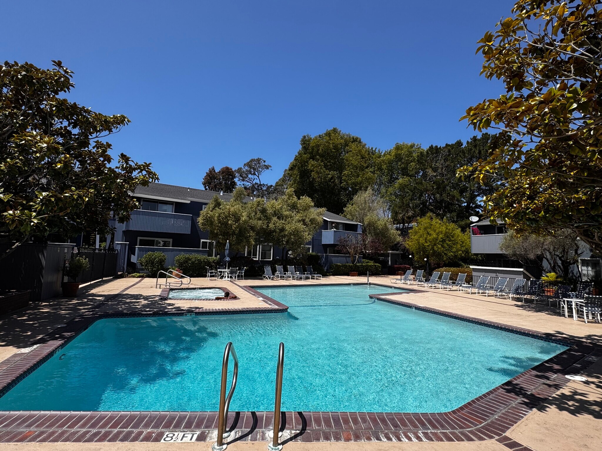 swimming pool - 109 Piccadilly Pl