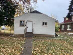 Building Photo - 3 Bedroom Single family home