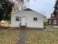 Building Photo - 3 Bedroom Single family home