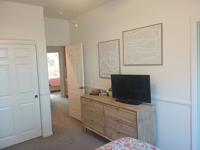 Building Photo - Comfortable Living in the Heart of Rancho Rose