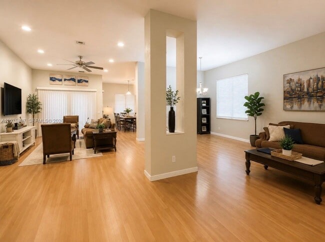 Building Photo - 1213 Skylark Dr