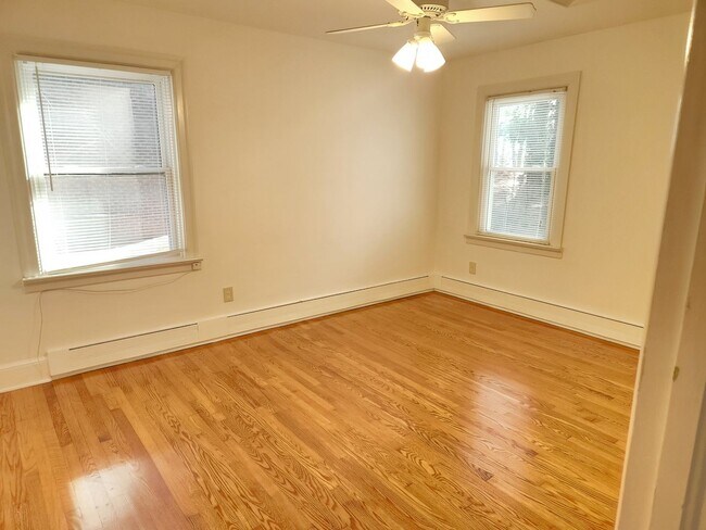 Building Photo - 3 Bed 1 bath Rancher-Kenbridge/Blackstone