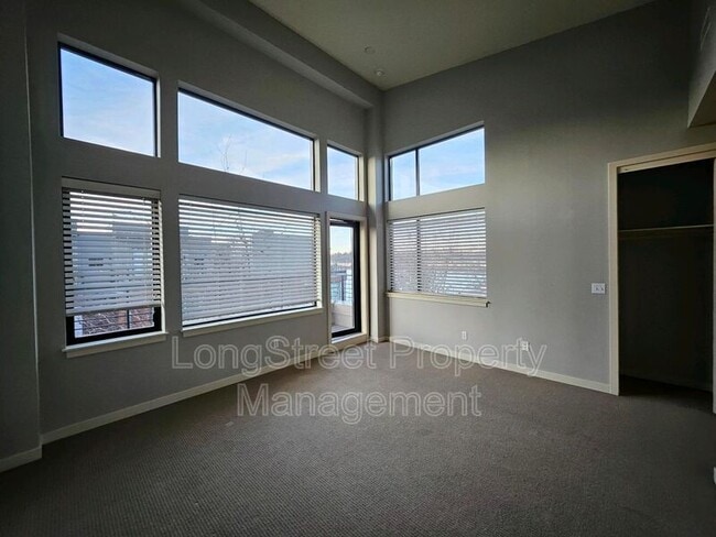 Building Photo - 2176 NW 16th Ave