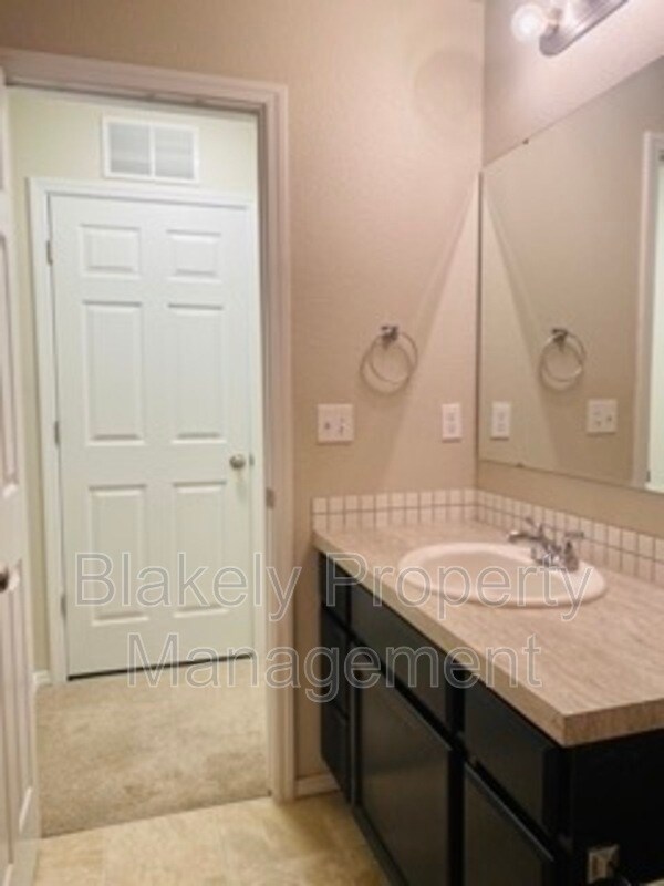 Building Photo - 13513 Palm Beach Dr
