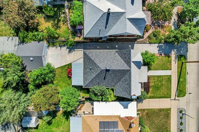 Building Photo - Elegant Yale Crest Bungalow in the Heart o...