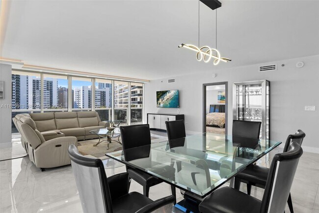 Building Photo - 1830 S Ocean Dr