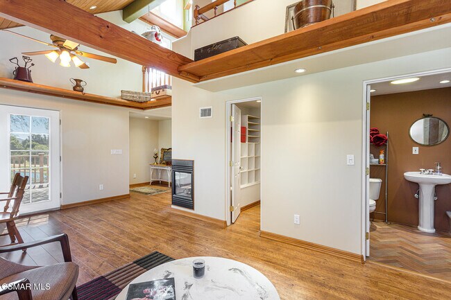 Building Photo - 1052 Hacienda Dr